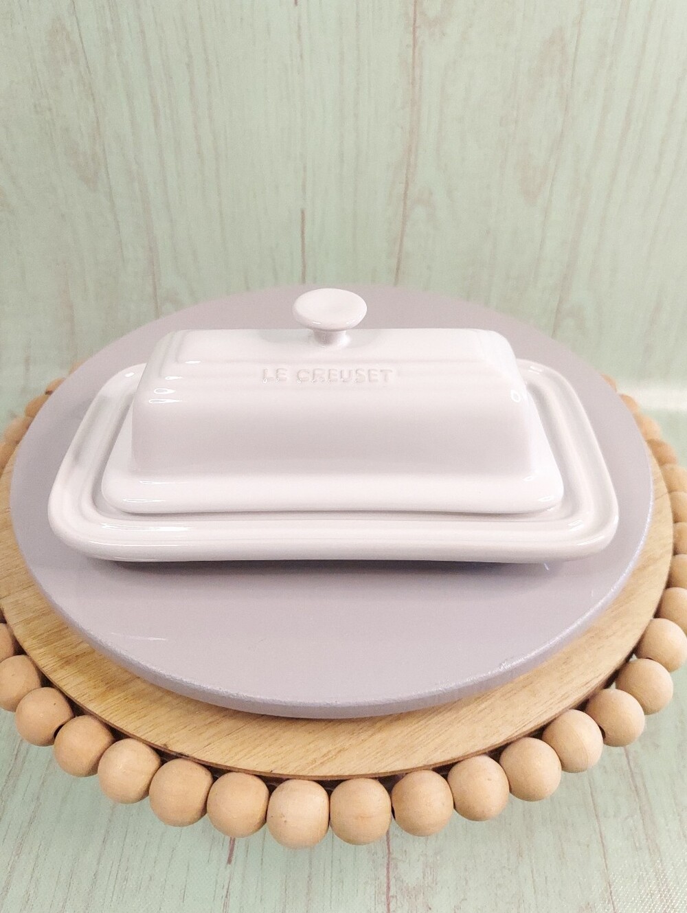 Le Creuset White Stoneware Butter Dish with Knob Lid